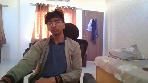 Mask Boy online show from 14, 12, 2025