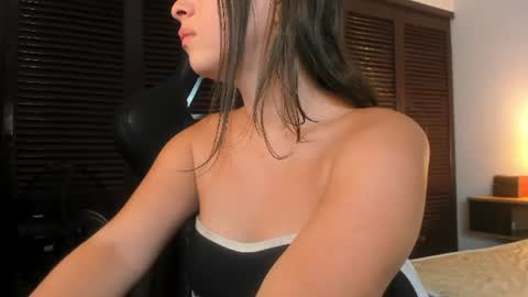 Snapshot of maskedgirl01 chatting on 6, 7, 2026 Scarlet online show from 6, 7, 2026