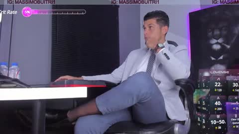Snapshot of massimo_g chatting on 19, 12, 2024 I am Massimo online show from 19, 12, 2024