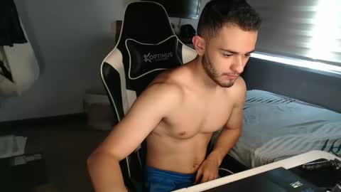 Snapshot of massimo_jiovano chatting on 26, 11, 2025 massimo online show from 26, 11, 2025