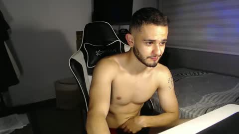 Snapshot of massimo_jiovano chatting on 1, 12, 2025 massimo online show from 1, 12, 2025