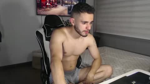 Snapshot of massimo_jiovano chatting on 14, 12, 2025 massimo online show from 14, 12, 2025