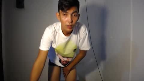 Snapshot of massive_cumboy chatting on 22, 4, 2026 Miss Sweet LUNA 3 online show from 22, 4, 2026