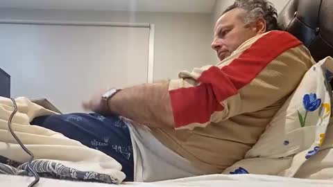 Snapshot of master398 chatting on 28, 10, 2025 Erix online show from 28, 10, 2025