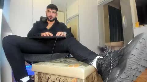 Snapshot of master9four chatting on 5, 10, 2025 Matthew online show from 5, 10, 2025