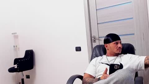 Snapshot of masterchris12 chatting on 4, 12, 2024 masterchris12 online show from 4, 12, 2024