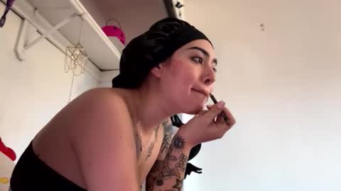 Snapshot of masturbatingmariamiller chatting on 27, 11, 2025 masturbatingmariamiller online show from 27, 11, 2025