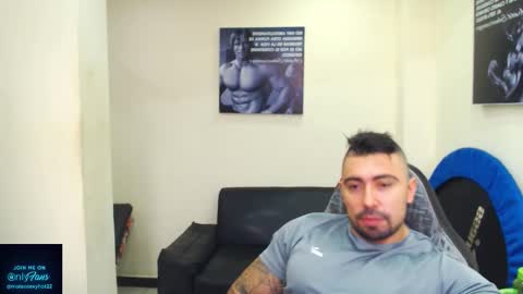 Snapshot of mateosexyhot22 chatting on 17, 11, 2025 Mateo online show from 17, 11, 2025
