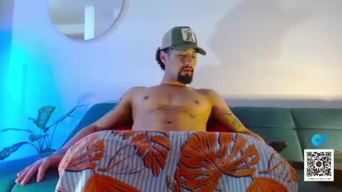 STRURIBE ON INSTAGRAM online show from 31, 10, 2025