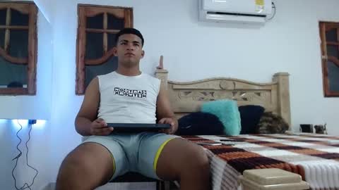 Snapshot of mathews__ chatting on 19, 11, 2025 mathews__ online show from 19, 11, 2025