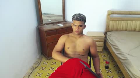 Snapshot of mathews__ chatting on 19, 12, 2025 mathews__ online show from 19, 12, 2025