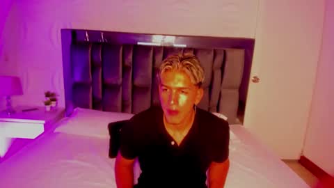 Snapshot of mathiastaylorr chatting on 20, 10, 2025 MathiasTaylor online show from 20, 10, 2025