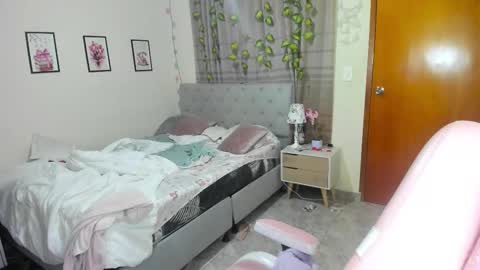 Snapshot of matilde27 chatting on 16, 10, 2025 Daniela online show from 16, 10, 2025