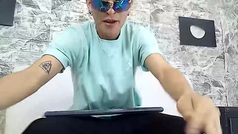 matius_montes online show from 12, 10, 2025