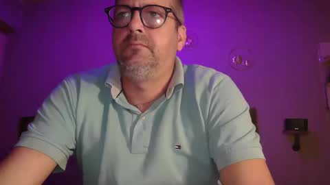 Snapshot of matrike1 chatting on 17, 4, 2026 matrike1 online show from 17, 4, 2026