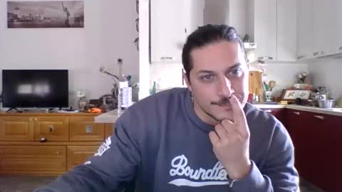 Snapshot of matteushh87 chatting on 12, 2, 2025 matteushh87 online show from 12, 2, 2025