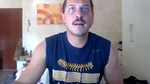 Snapshot of matteushh87 chatting on 9, 6, 2026 matteushh87 online show from 9, 6, 2026