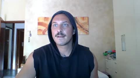 Snapshot of matteushh87 chatting on 6, 7, 2026 matteushh87 online show from 6, 7, 2026