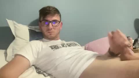 Snapshot of matthd21 chatting on 19, 9, 2025 matthd21 online show from 19, 9, 2025