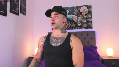 Matthew INDEPENDENT MODEL online show from 5, 4, 2026