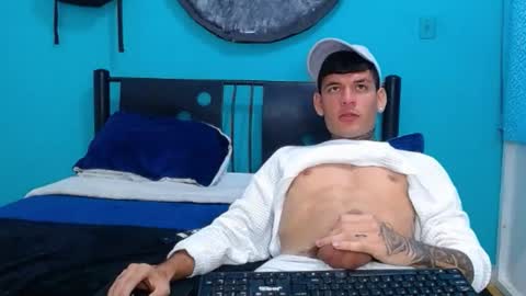 Snapshot of matthew_hawk19 chatting on 8, 3, 2025 matthew_hawk19 online show from 8, 3, 2025