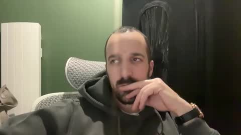 Snapshot of matthias24 chatting on 20, 12, 2025 M online show from 20, 12, 2025