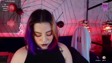 Snapshot of matti_sofia chatting on 15, 10, 2025 TATIANA AND ROUS online show from 15, 10, 2025