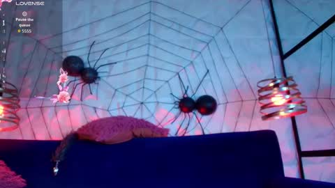 Snapshot of matti_sofia chatting on 12, 11, 2025 TATIANA AND ROUS online show from 12, 11, 2025