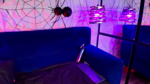 Snapshot of matti_sofia chatting on 14, 12, 2025 TATIANA AND ROUS online show from 14, 12, 2025