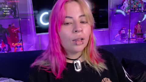 Snapshot of matti_sofia chatting on 5, 3, 2026 TATIANA AND ROUS online show from 5, 3, 2026