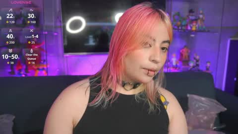 Snapshot of matti_sofia chatting on 6, 4, 2026 TATIANA AND ROUS online show from 6, 4, 2026