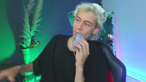 mattias     online show from 10, 10, 2025