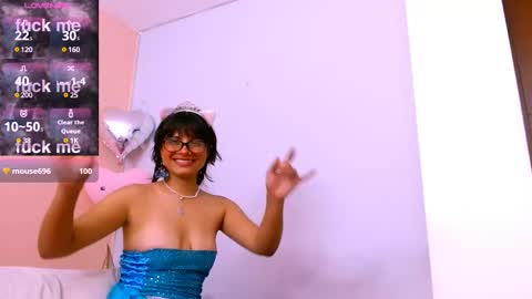 mattilda_18 online show from 3, 3, 2025