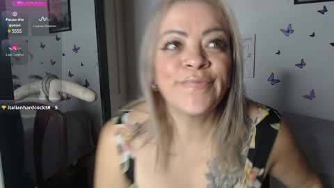 Snapshot of mature_liaa chatting on 24, 2, 2025 Mature liaa online show from 24, 2, 2025