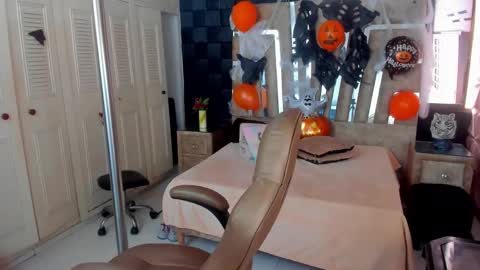 Sexy Hot Mature Sophy online show from 29, 10, 2025