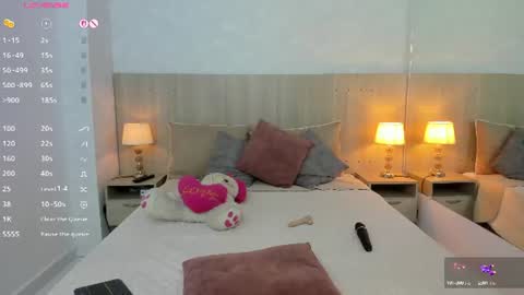 Vayolet Castro online show from 19, 6, 2026