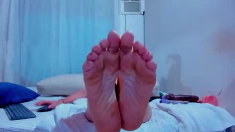 Alicia      STREAMING SCHEDULE 1400 - 2130 GMT-5 online show from 26, 11, 2025