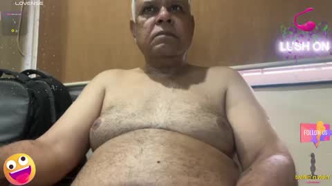 Snapshot of maturedman_44 chatting on 28, 9, 2025 DEV online show from 28, 9, 2025