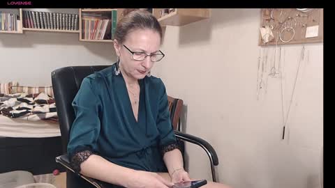 maturekate online show from 17, 12, 2024