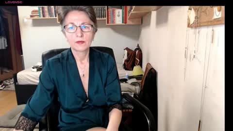 maturekate online show from 28, 9, 2025