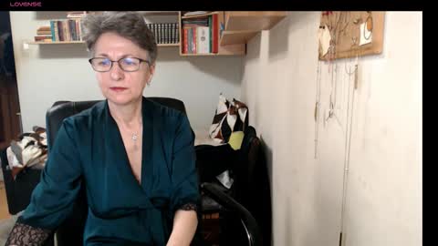 maturekate online show from 28, 10, 2025