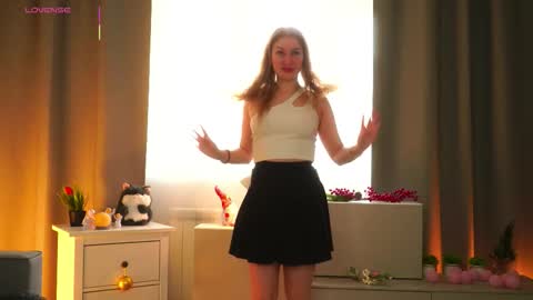 maureencoombs online show from 28, 3, 2026