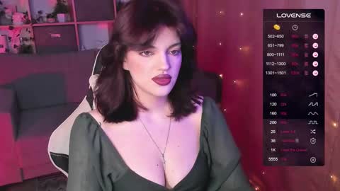 Snapshot of mavis_crystal chatting on 10, 3, 2025 Mavis online show from 10, 3, 2025