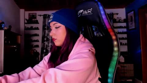 Snapshot of mavis_fuentes chatting on 23, 9, 2025 Hilary online show from 23, 9, 2025