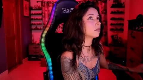 Hilary online show from 8, 4, 2026