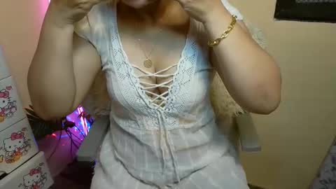 Snapshot of mawi24 chatting on 25, 4, 2026 Mau online show from 25, 4, 2026
