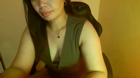 Snapshot of mawi24 chatting on 17, 5, 2026 Mau online show from 17, 5, 2026