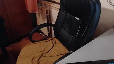 Snapshot of max818k chatting on 3, 1, 2025 Max online show from 3, 1, 2025