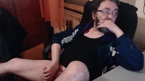 Snapshot of max818k chatting on 12, 2, 2025 Max online show from 12, 2, 2025