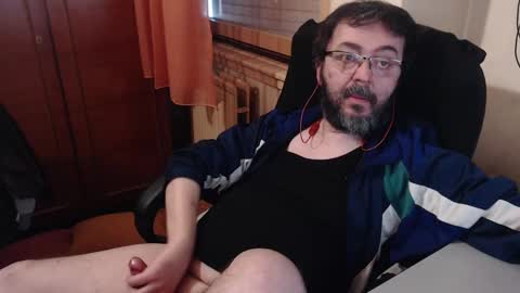 Snapshot of max818k chatting on 16, 2, 2025 Max online show from 16, 2, 2025